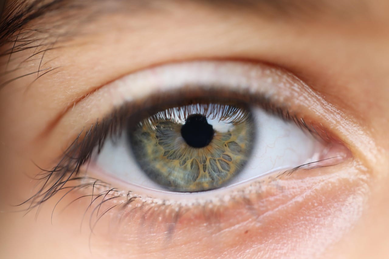 שיטת EMDR היא גישה טיפולית ייחודית שפותחה במיוחד כדי לסייע בעיבוד זיכרונות טראומטיים ורגשות קשים.